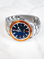 Omega Seamaster Planet Ocean 600m 2208.50.00 45mm, black dial, orange bezel, stainless steel bracelet