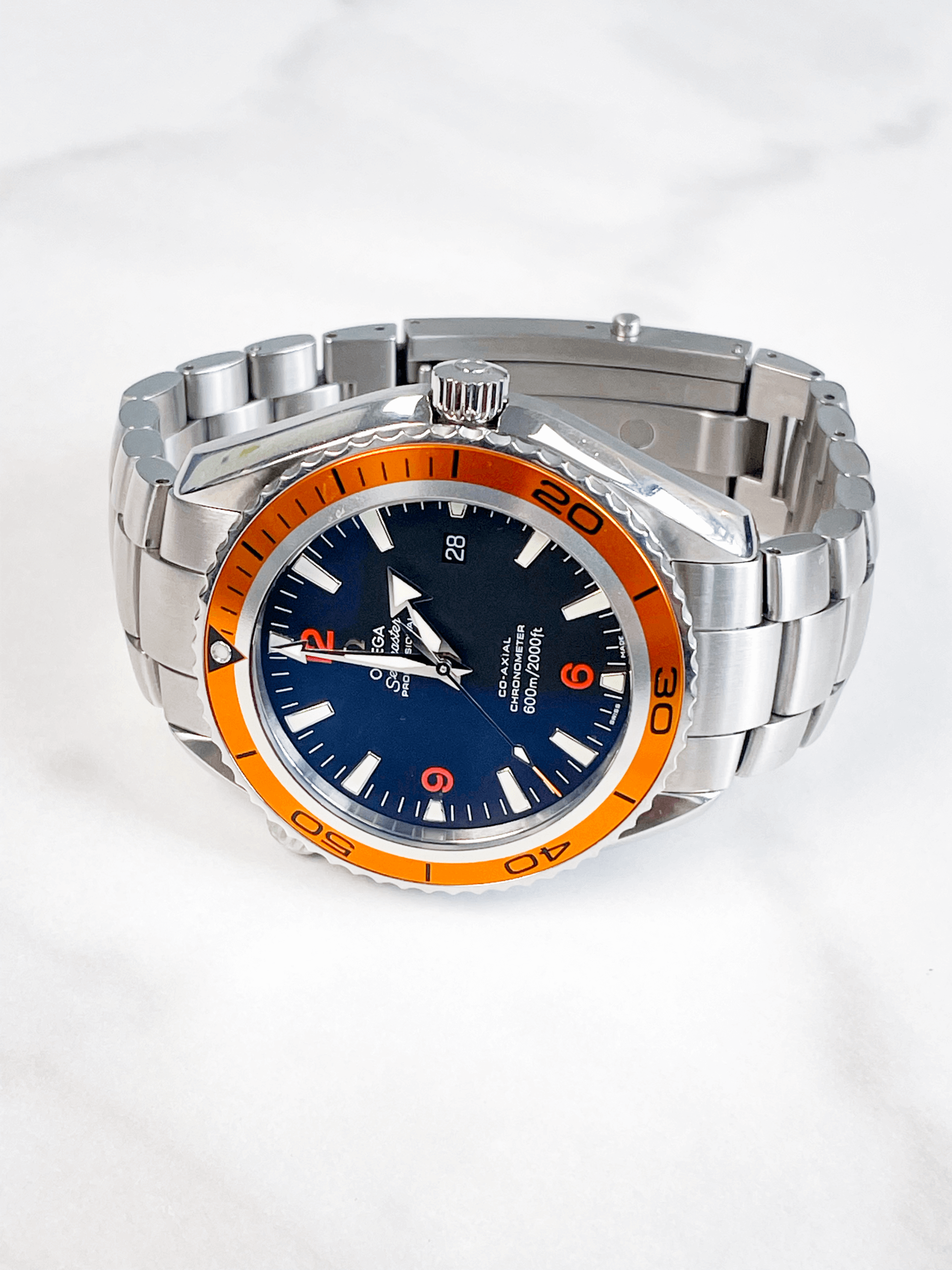 Omega Seamaster Planet Ocean 600m 2208.50.00 45mm Omega Seamaster Planet Ocean 600m 2208.50.00 45mm, black dial, orange bezel, stainless steel bracelet