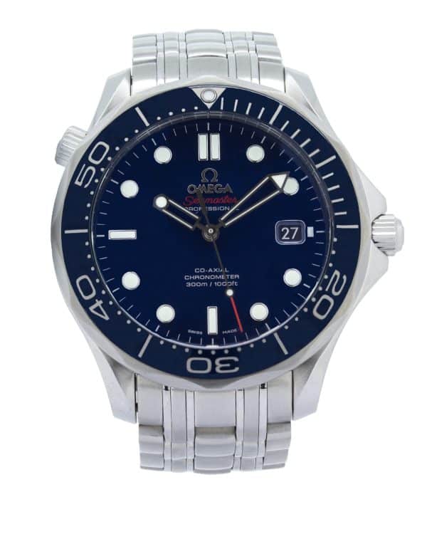 Omega Seamaster Diver 300M 41mm ref. 212.30.41.20.03.001 with blue wave-pattern dial, blue diving bezel, luminous markers and stainless steel bracelet.