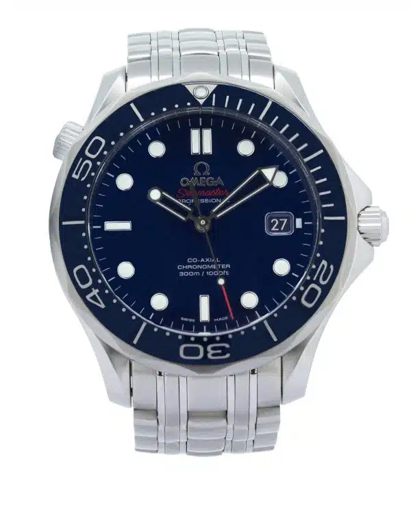 Omega Seamaster Diver 300M 41mm ref. 212.30.41.20.03.001 with blue wave-pattern dial, blue diving bezel, luminous markers and stainless steel bracelet.